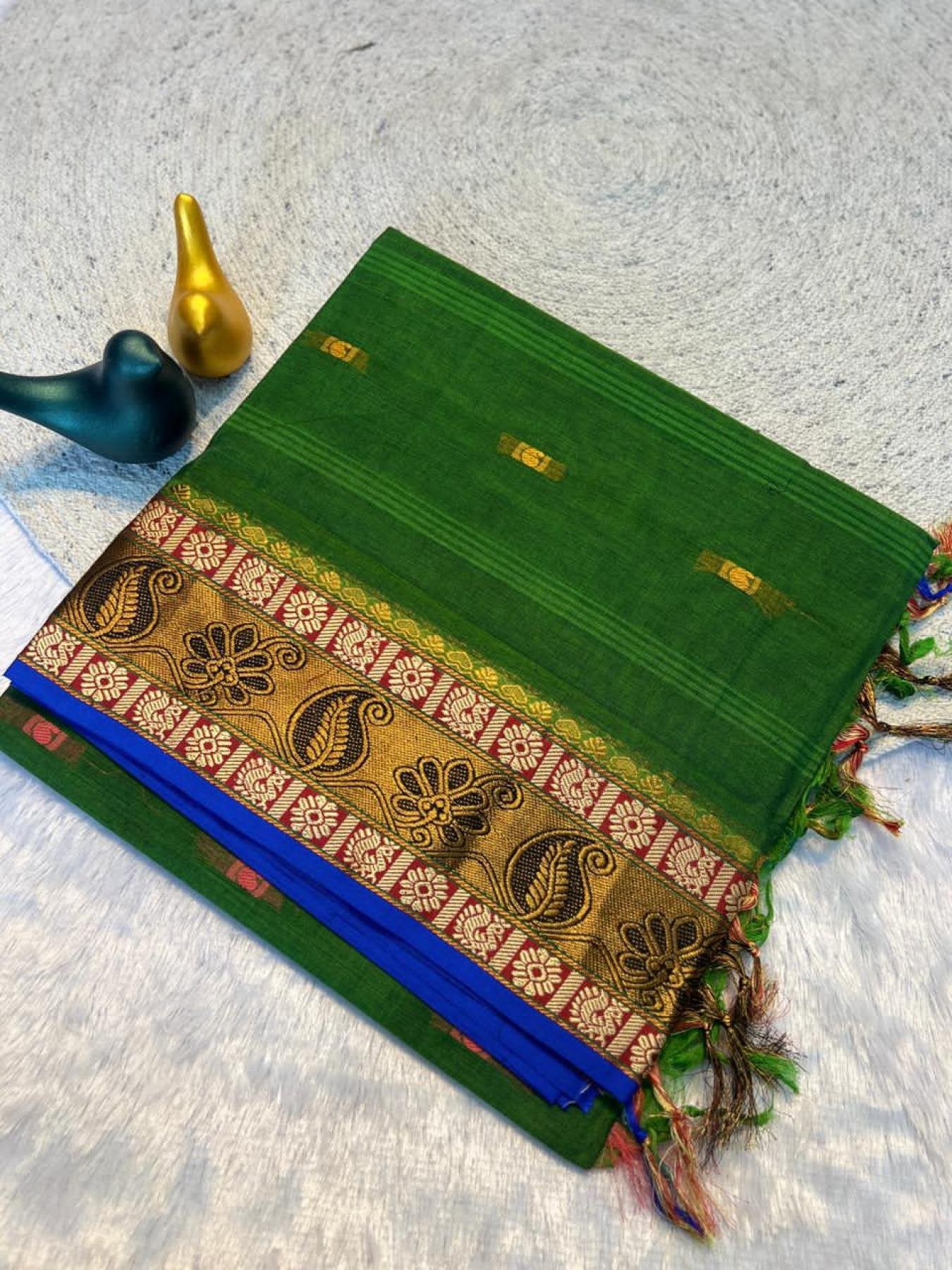 Cotton Saree - fabric texture close-up