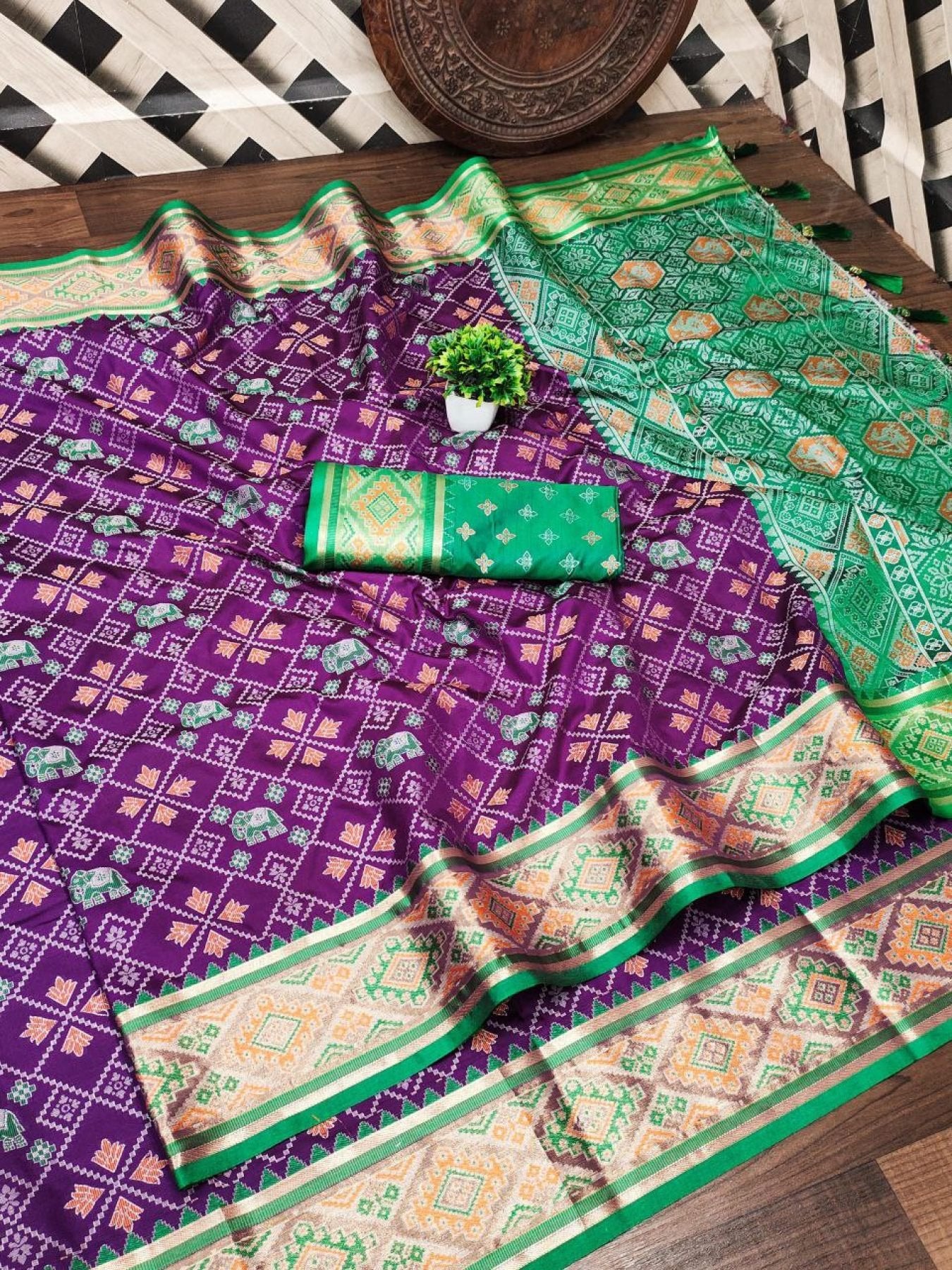 Patola Saree - pallu design detail