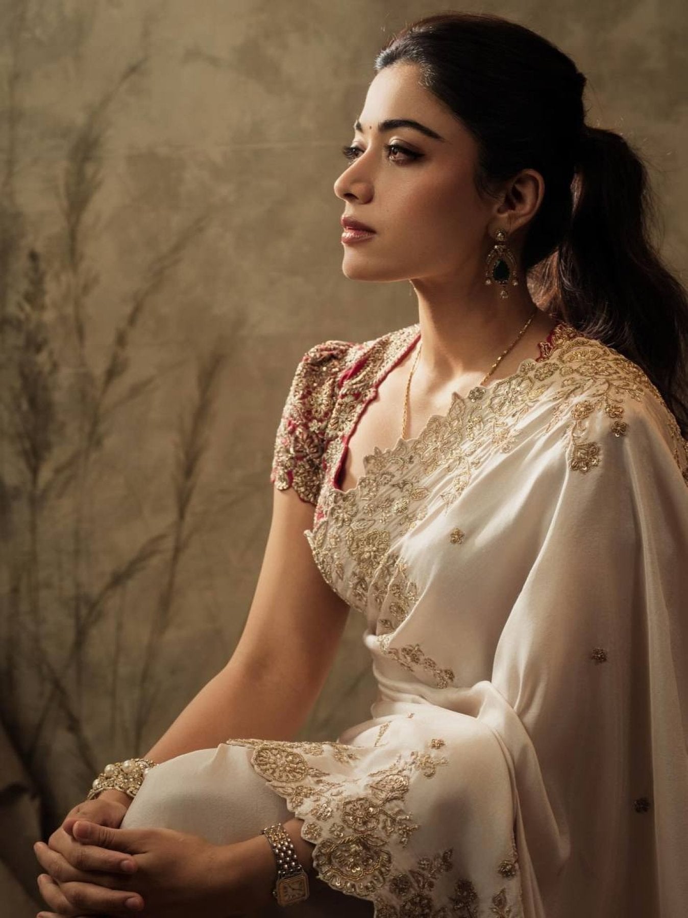 White Silk Saree - blouse and border close-up