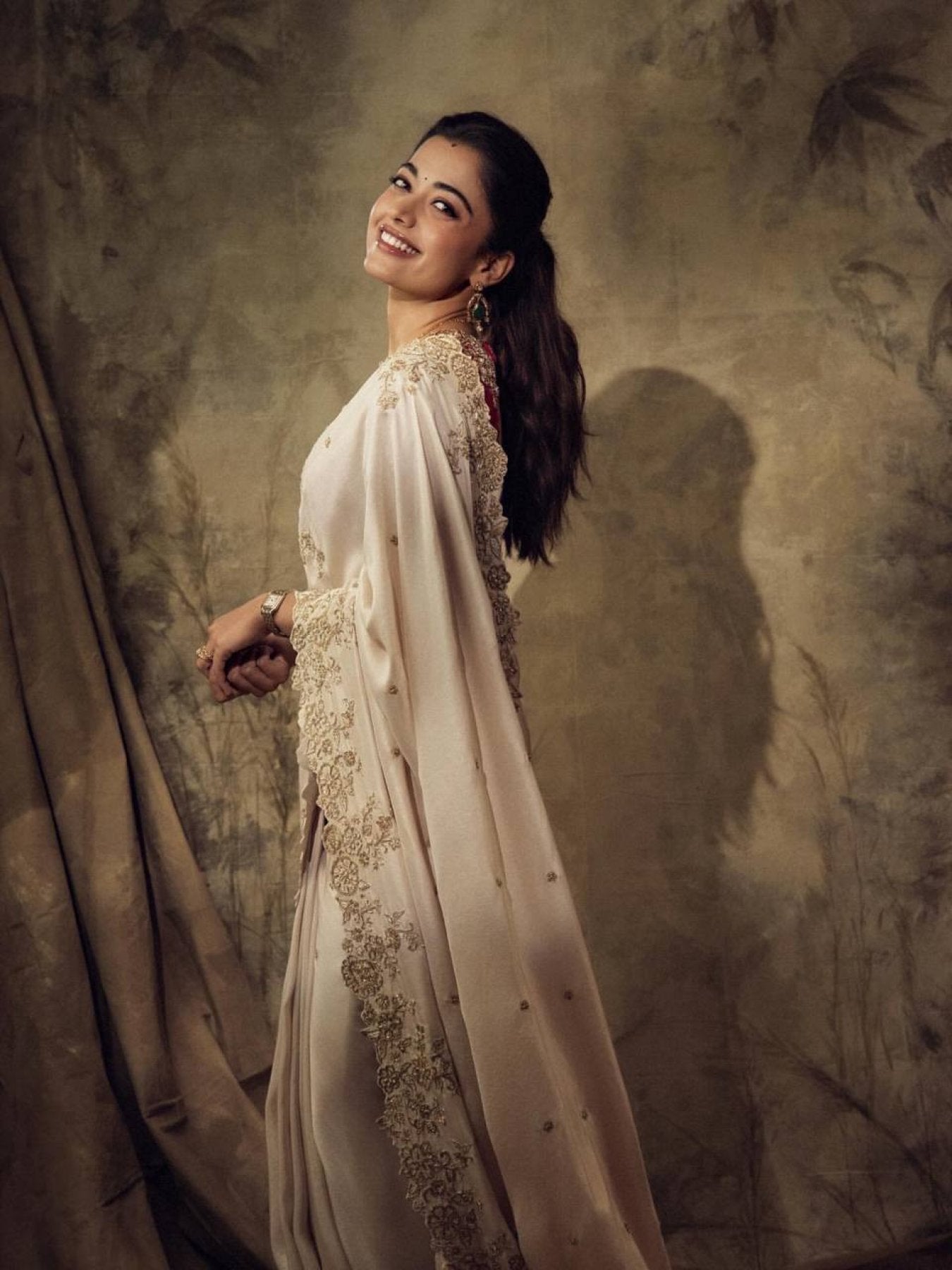 White Silk Saree - Embroidery pallu design detail