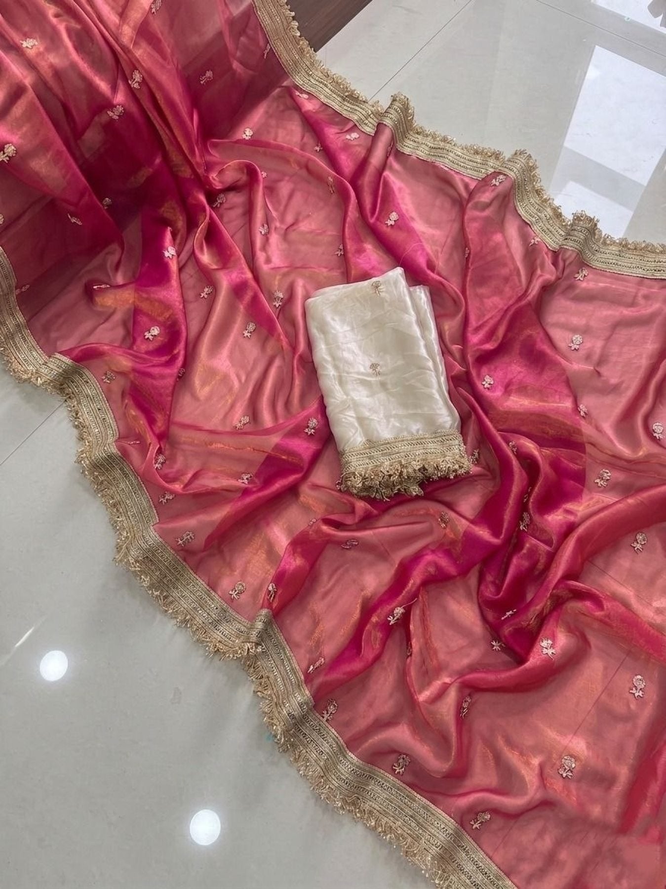 Pink Silk Saree - blouse and border close-up