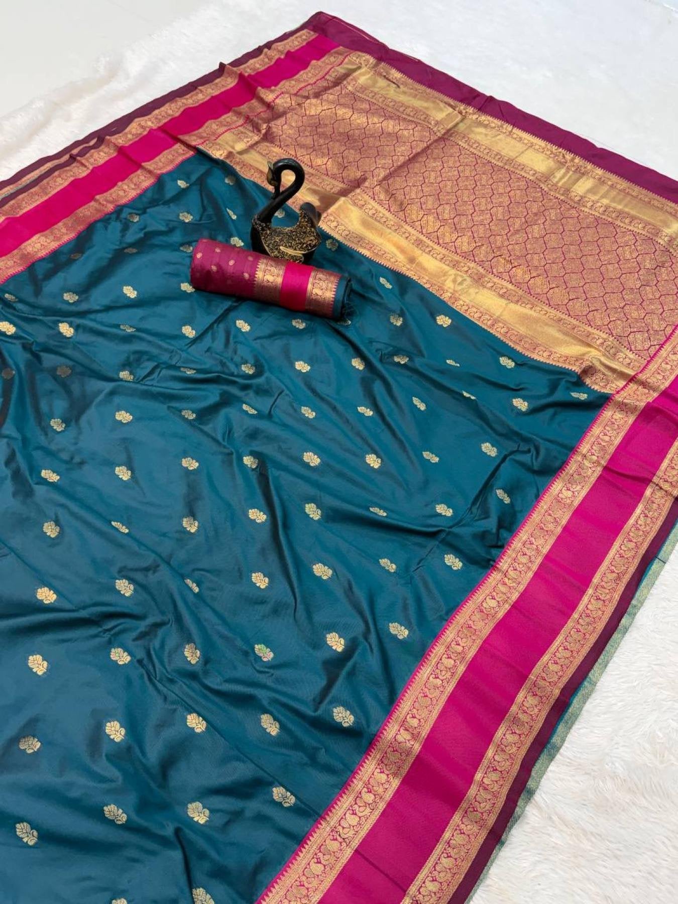 Kanjivaram Saree - detail view 12