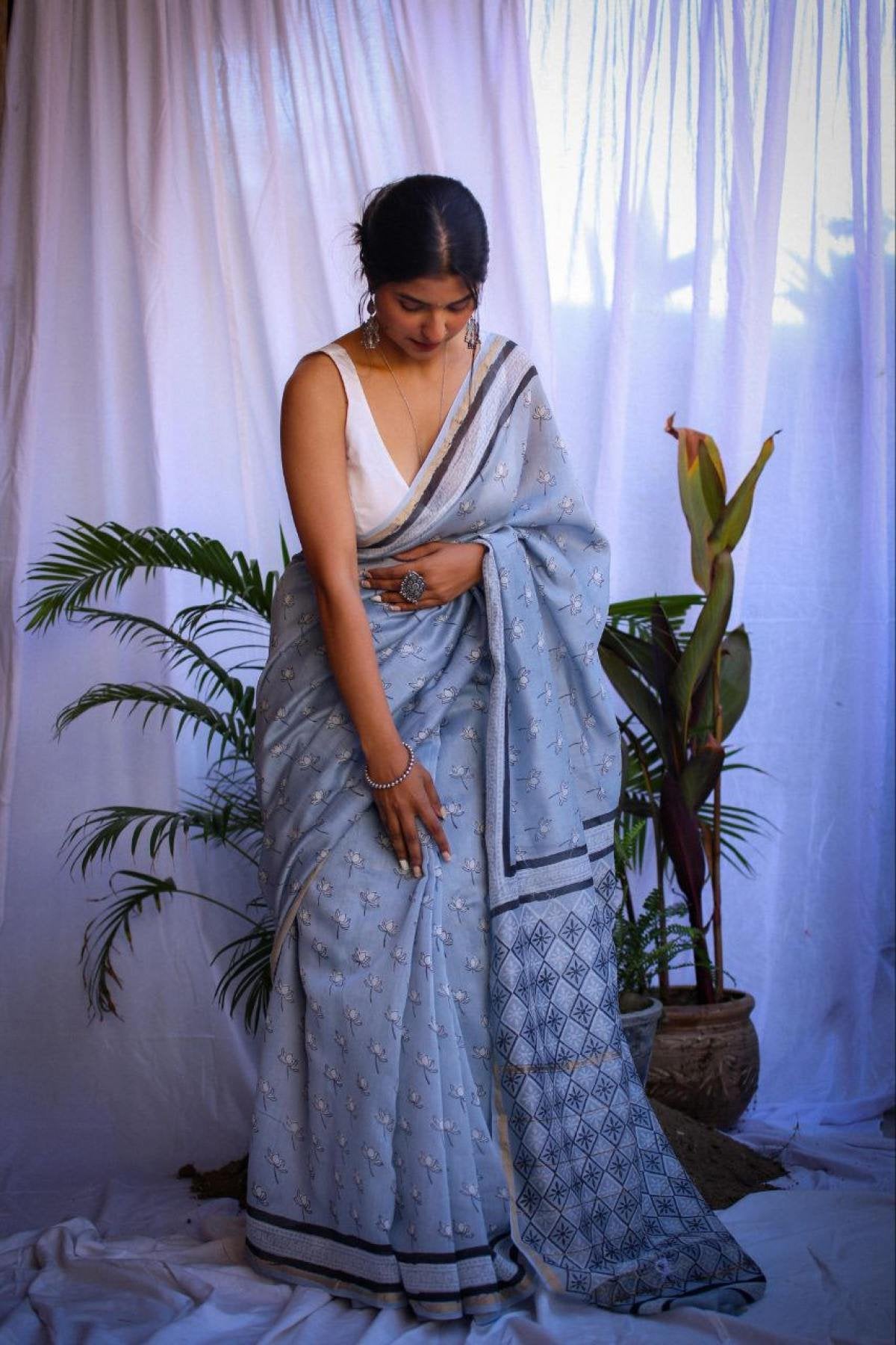 Linen Saree - side drape view
