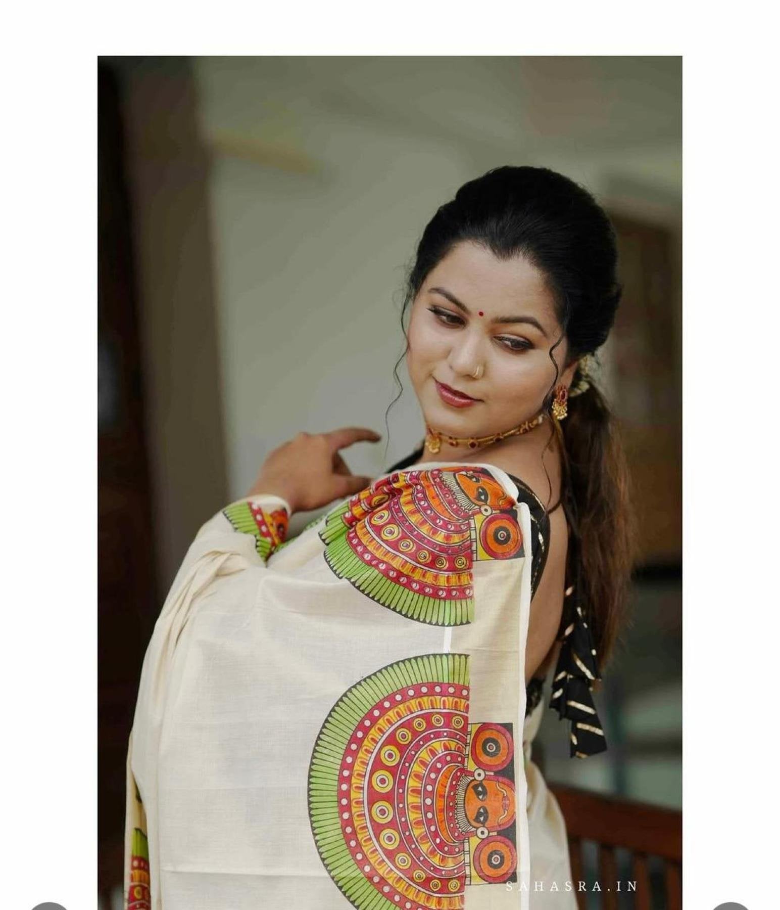 Golden Linen Saree - detail view 11