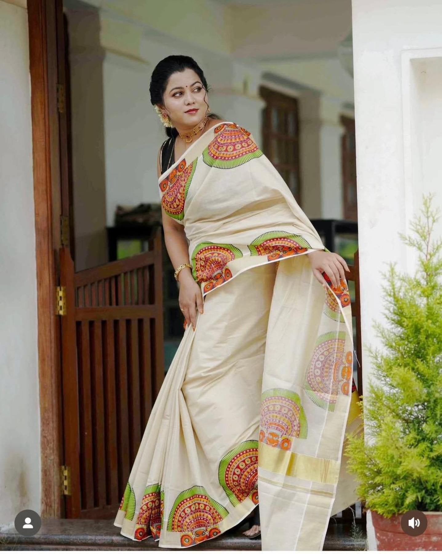Golden Linen Saree - blouse and border close-up