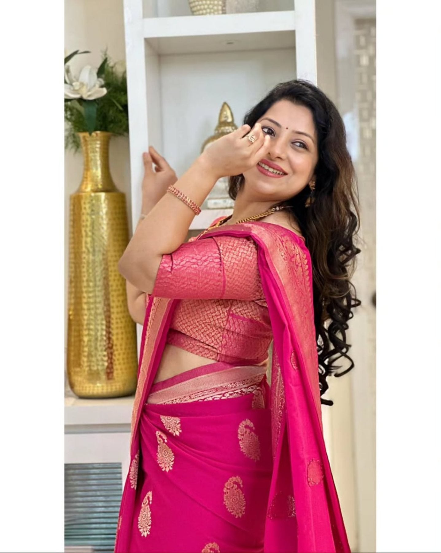Pink Banarasi Saree - drape and pallu detail