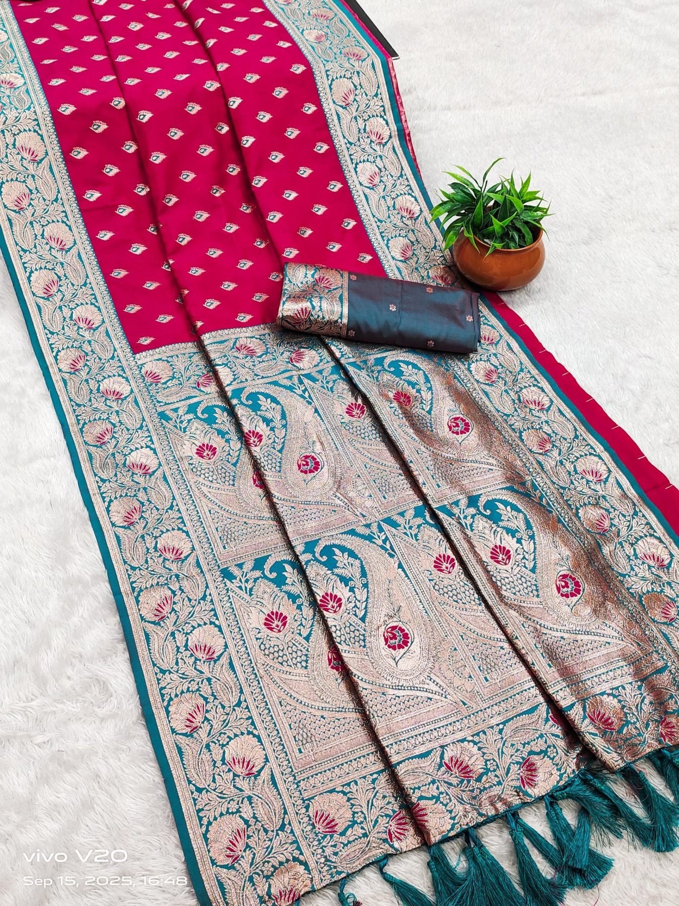 Banarasi Saree - pallu design detail
