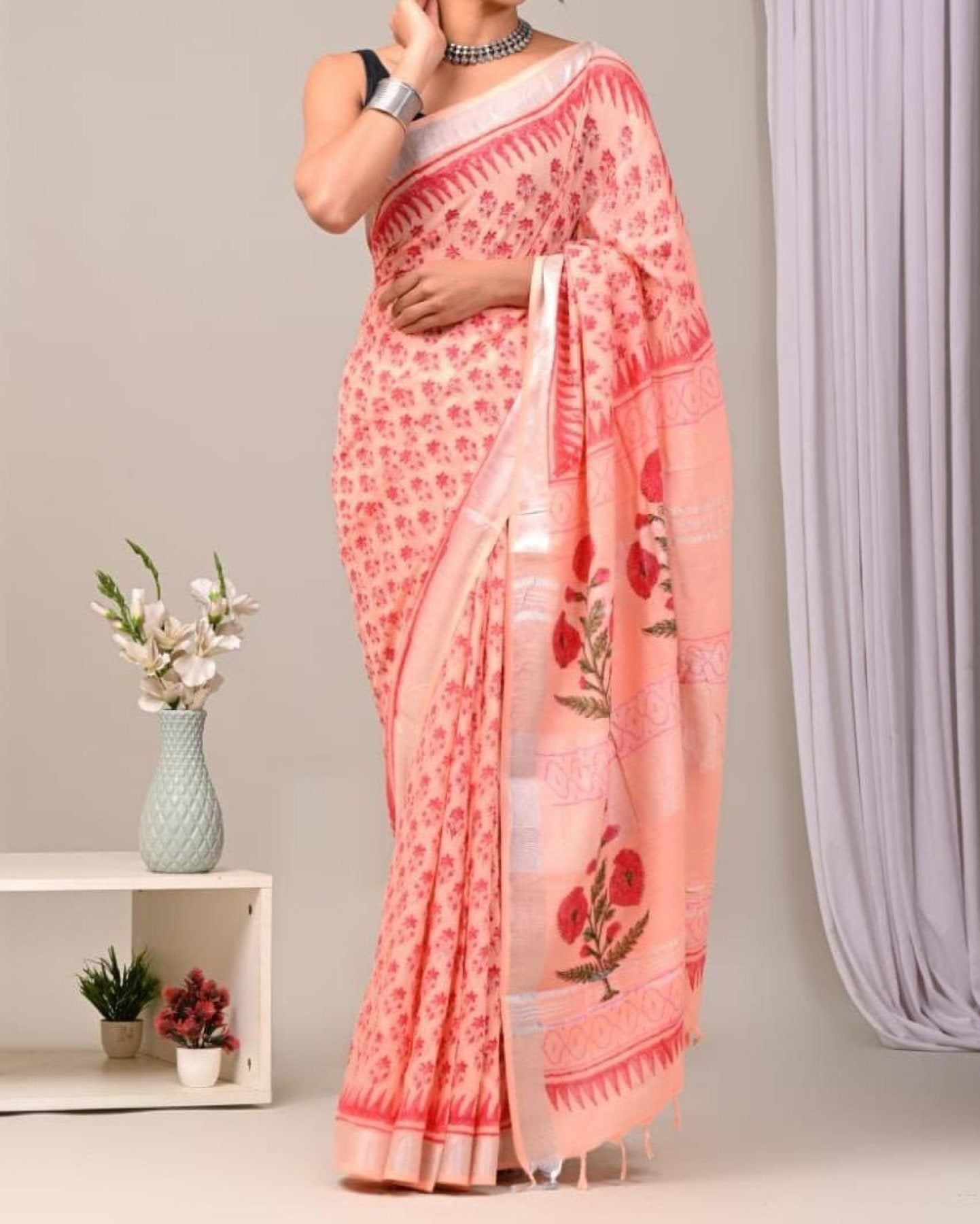 Saree - Zari pallu design detail