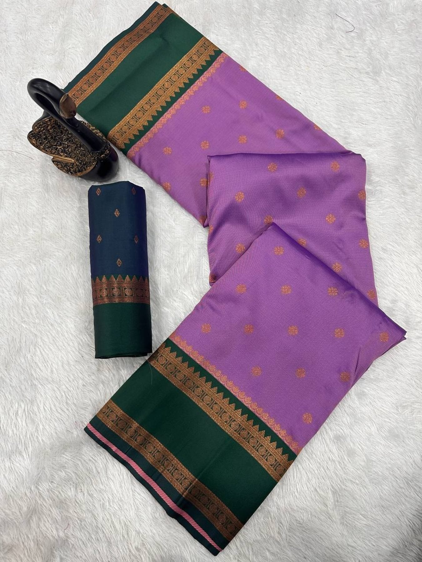 Pink Silk Saree - blouse and border close-up