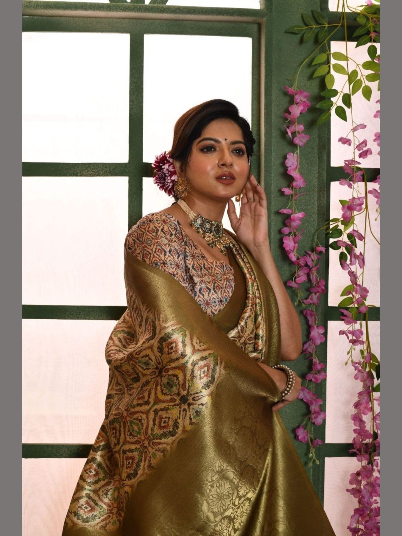 Silk Saree - Zari pallu design detail