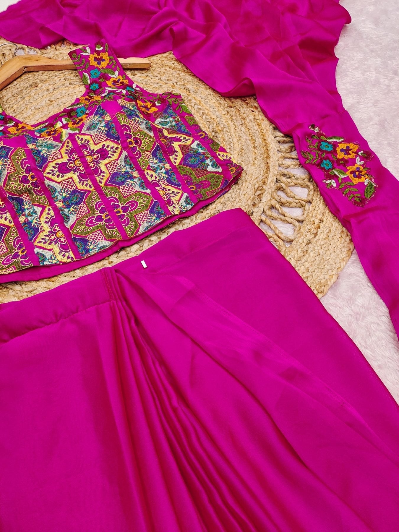 Pink Silk Saree - detail view 11