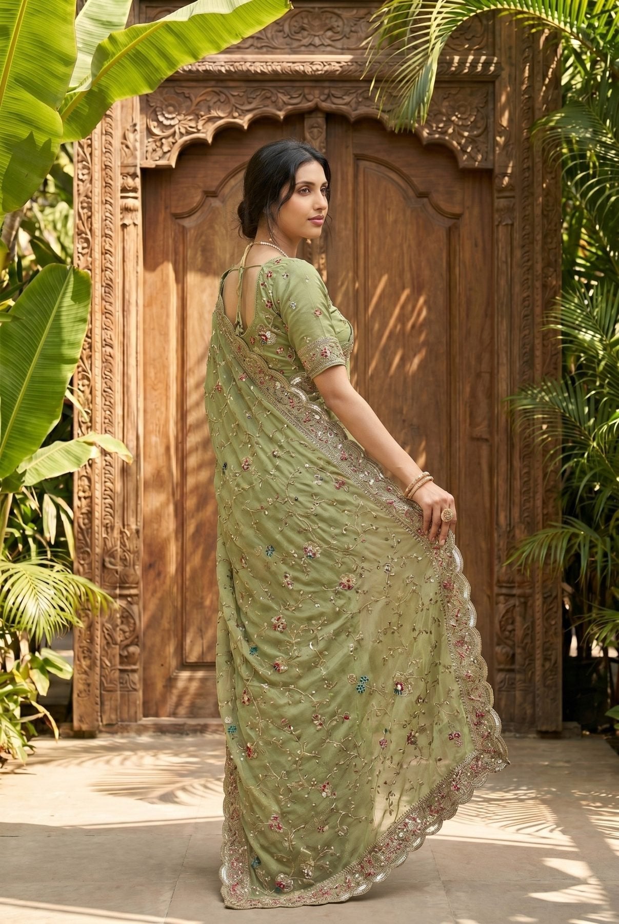 Green Georgette Saree - blouse and border close-up