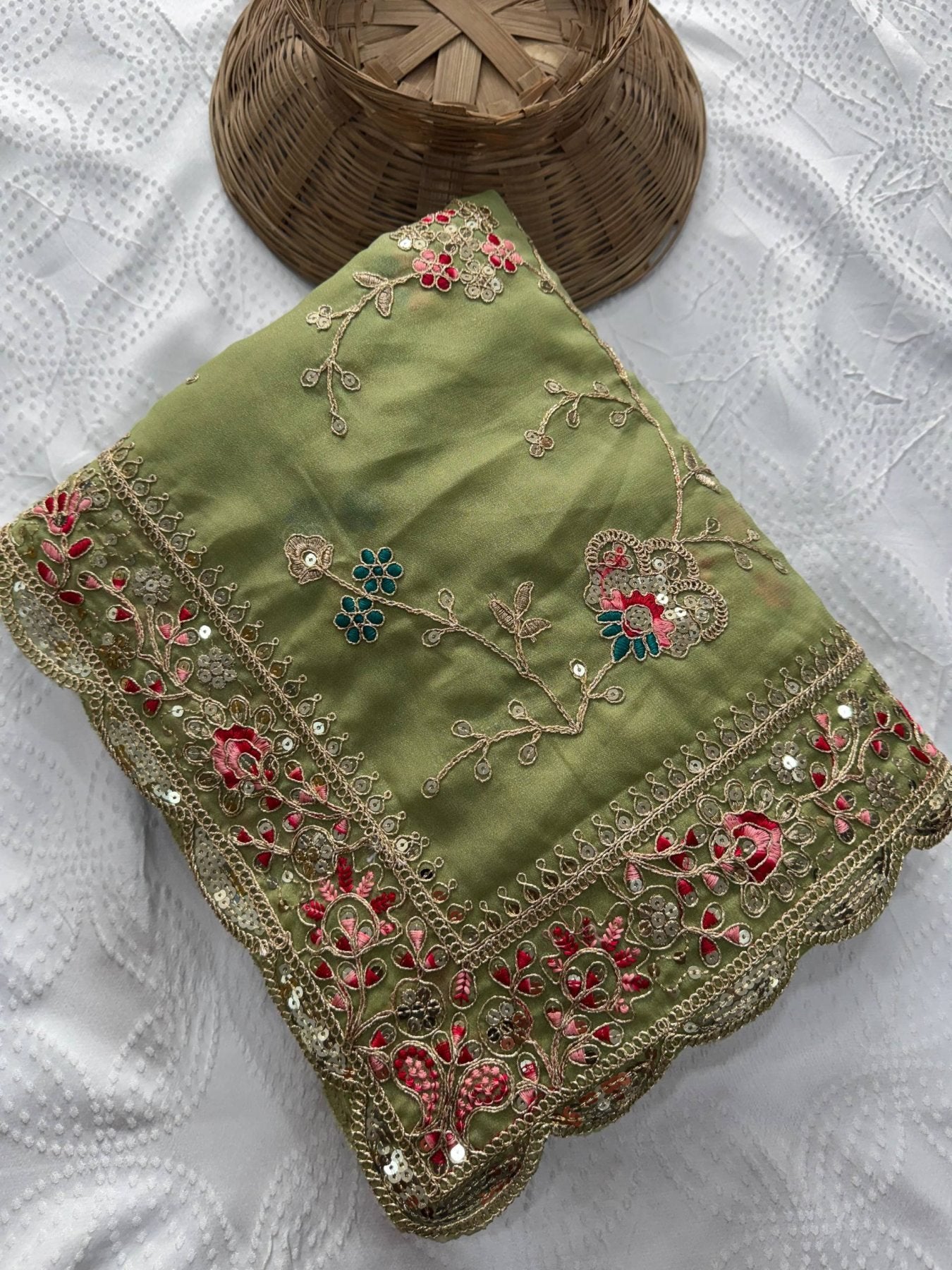 Green Georgette Saree - Embroidery pallu design detail
