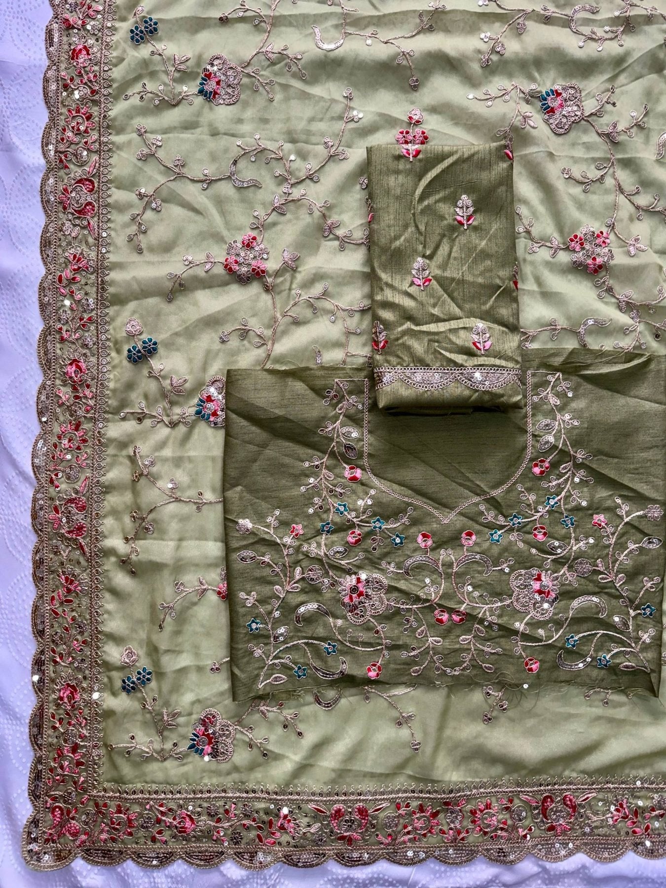 Green Georgette Saree - Embroidery back view