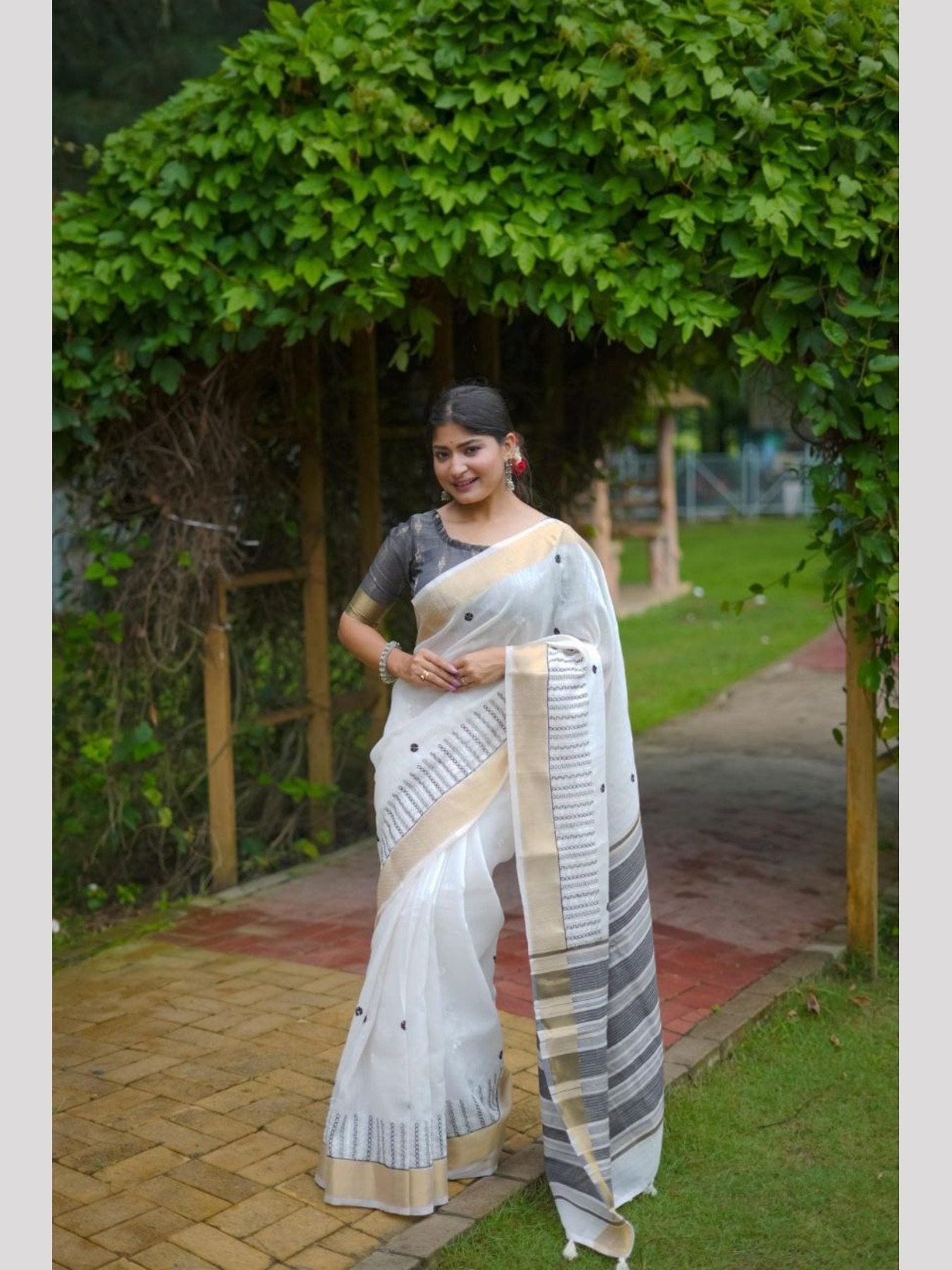 Cotton Saree - drape and pallu detail