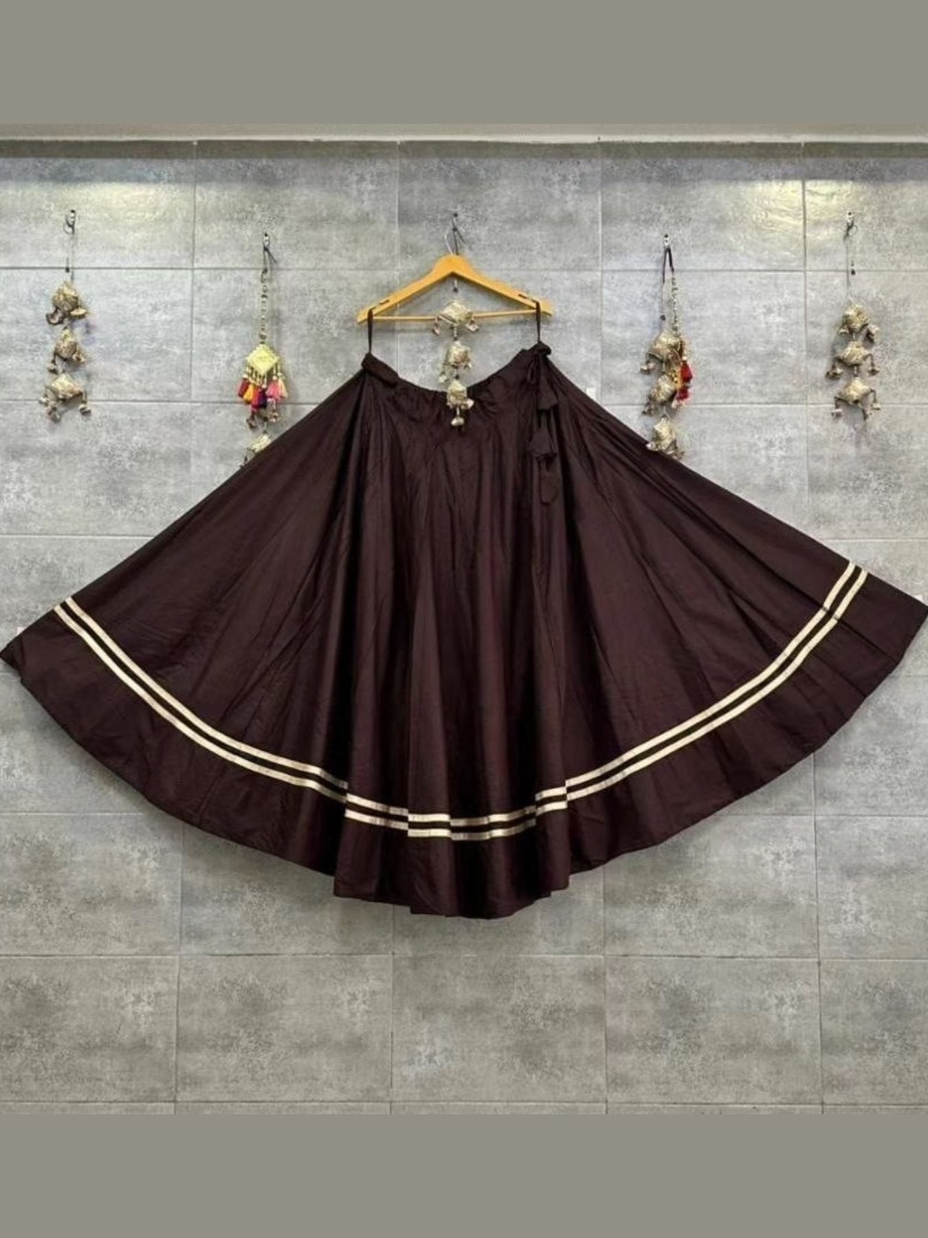 White Navratri Lehenga with Gotta Patti Work blouse and dupatta detail
