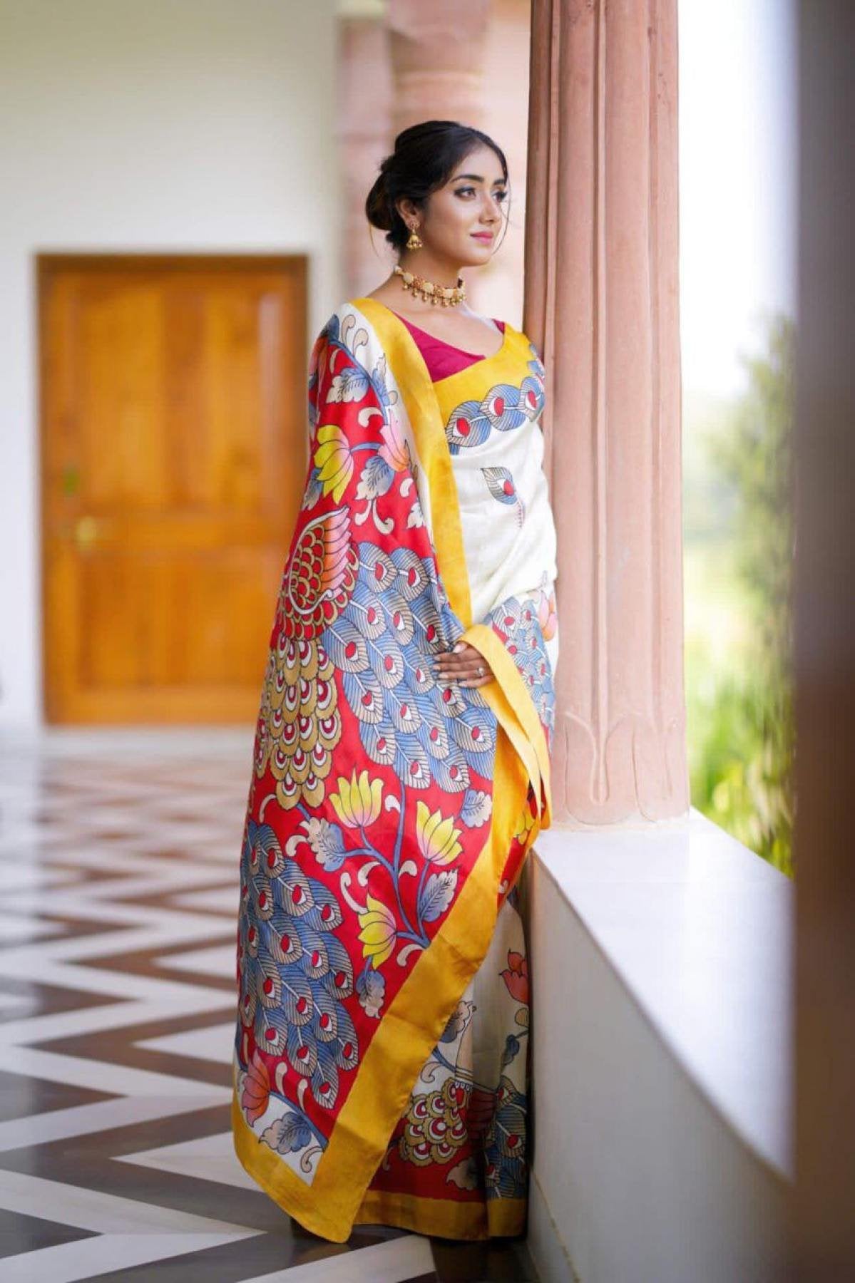 Linen Saree - drape and pallu detail