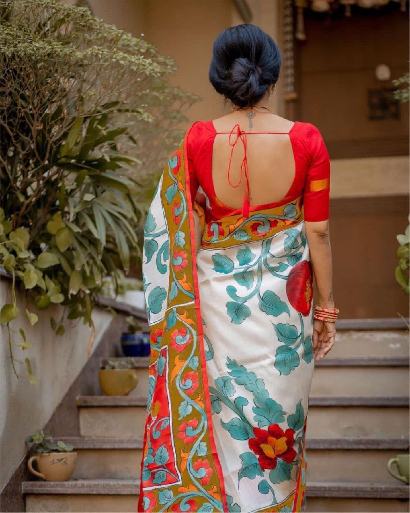 Linen Saree - side drape view
