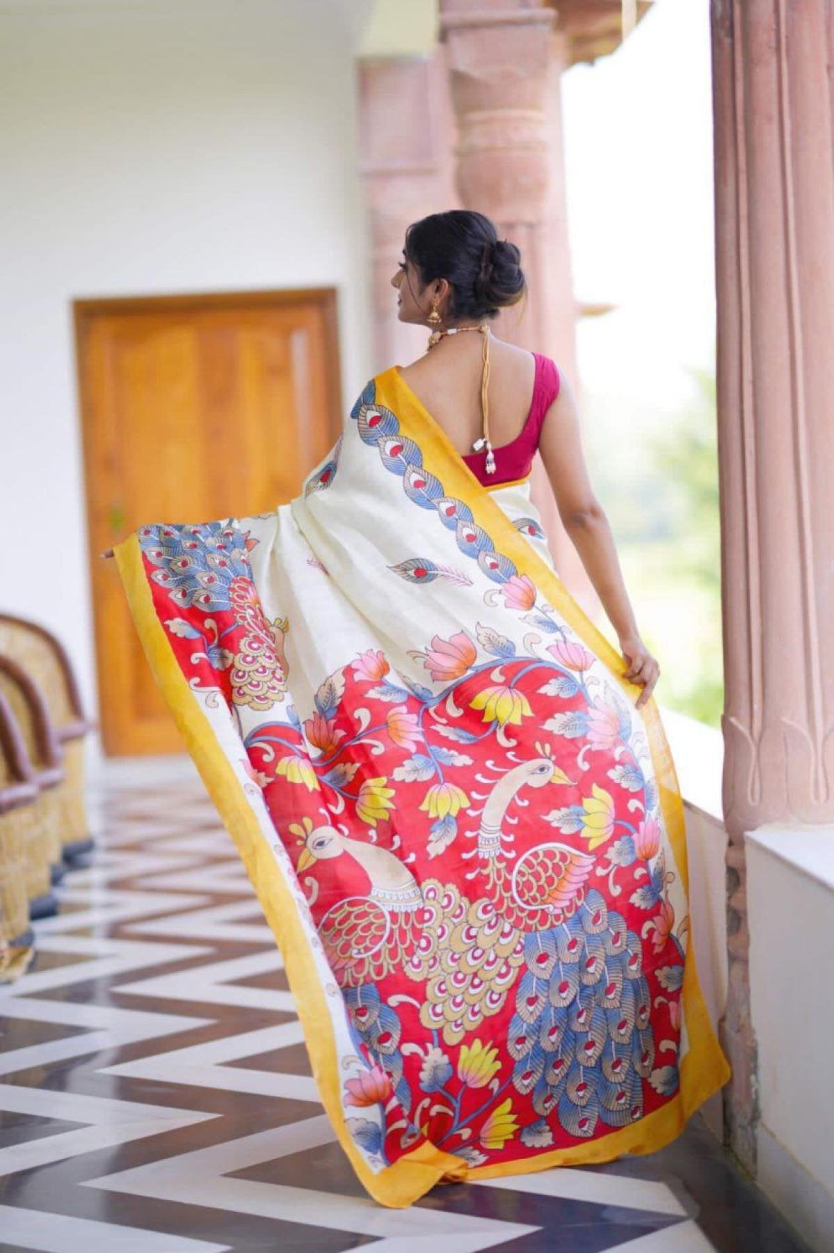 Linen Saree - side drape view
