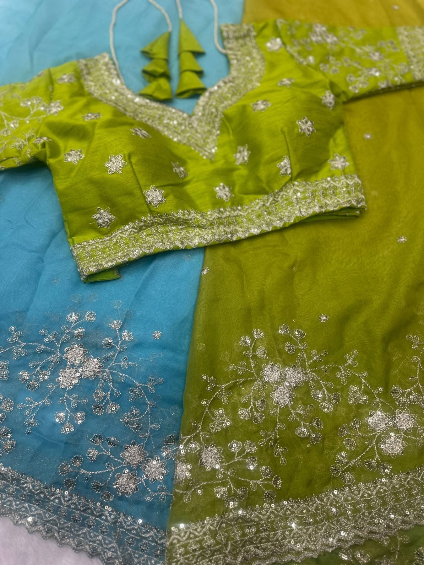 Linen Saree - Embroidery embroidery work detail