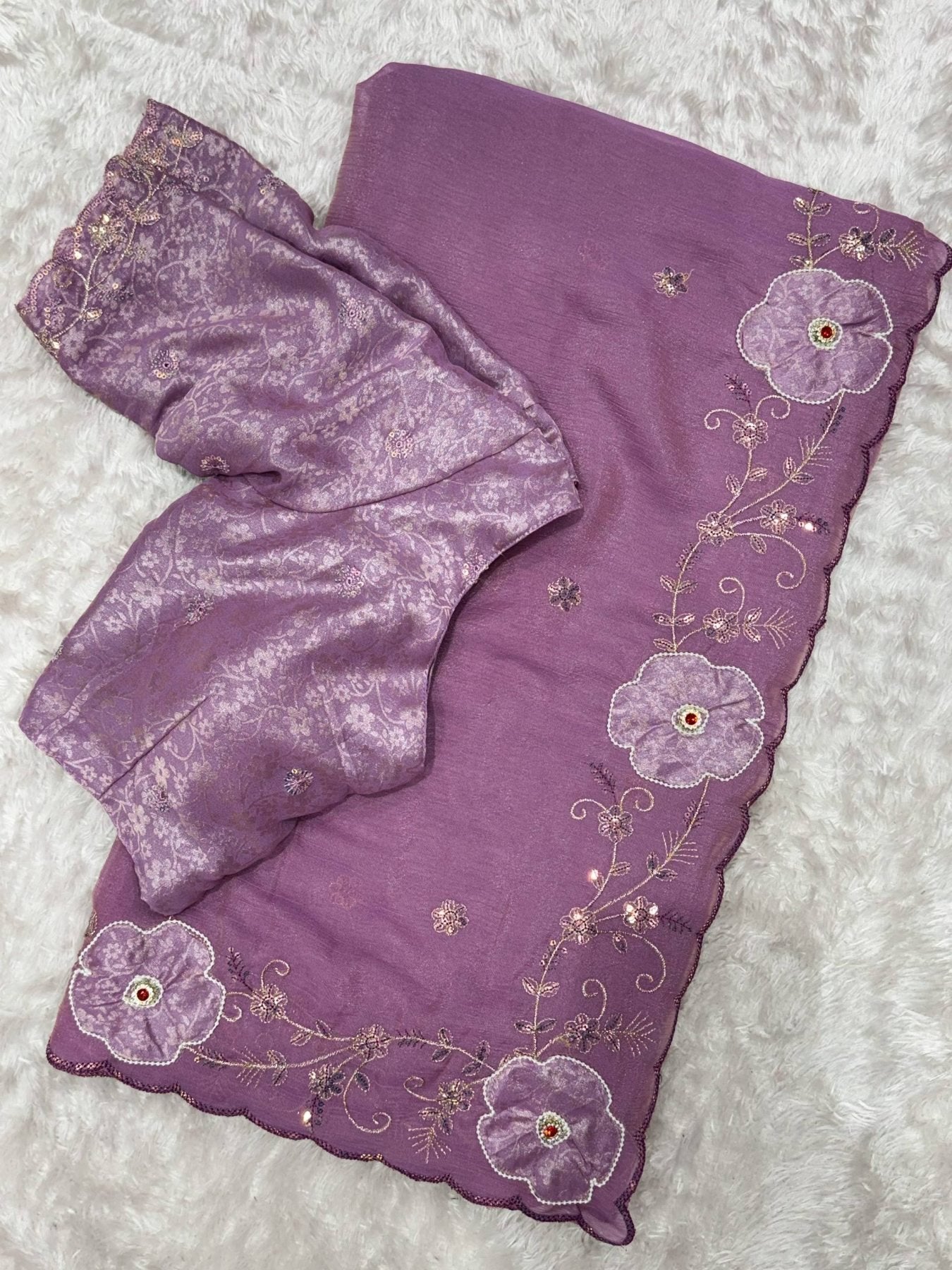 Lavender Saree - blouse and border close-up