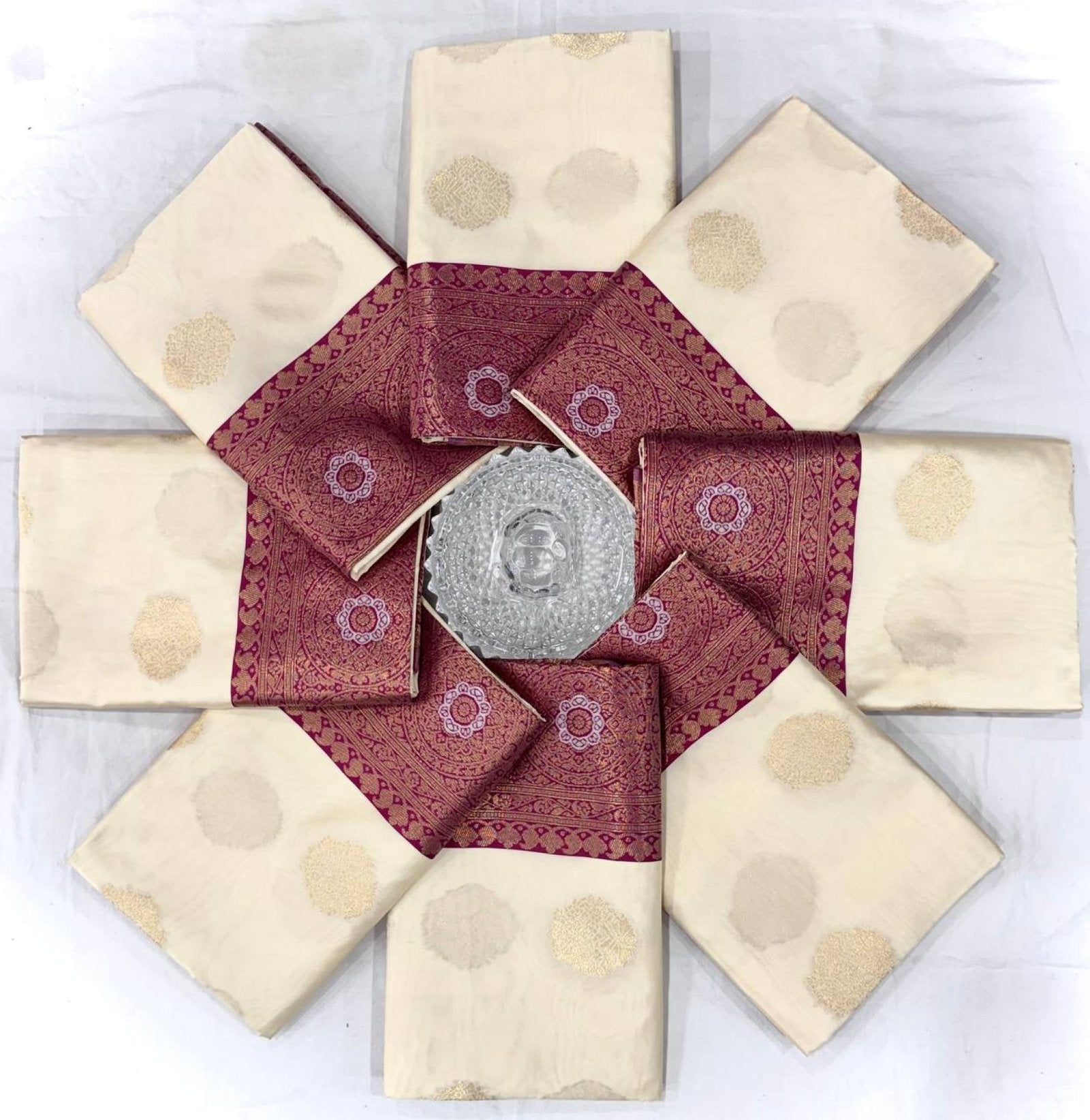 Gold Silk Saree - Zari pallu design detail