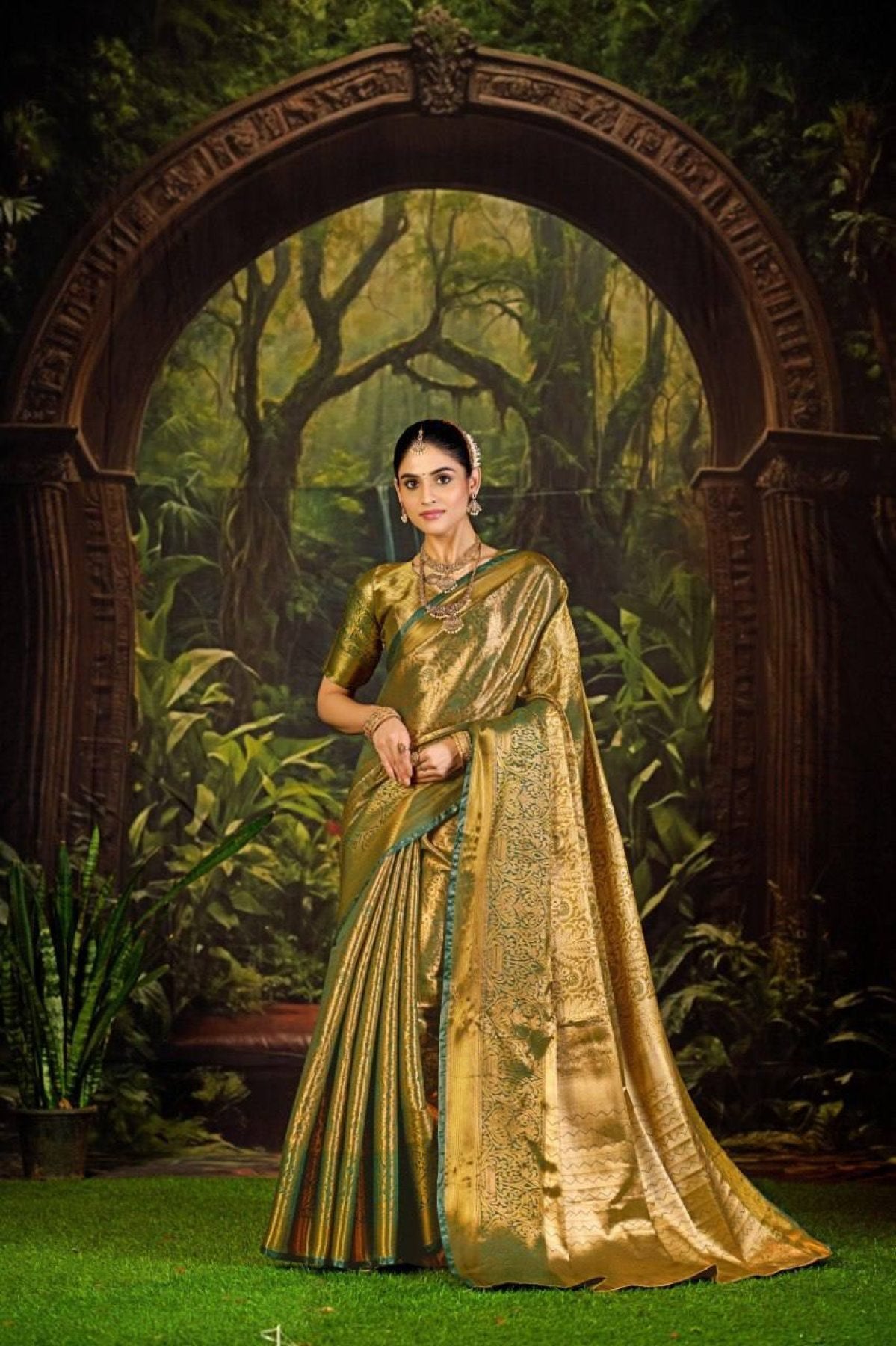 Green Kanjivaram Saree - drape and pallu detail