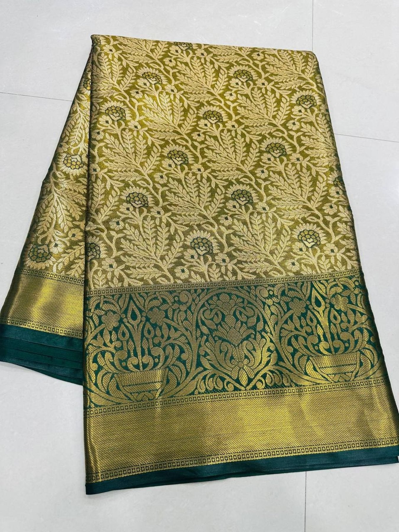 Green Kanjivaram Saree - blouse and border close-up