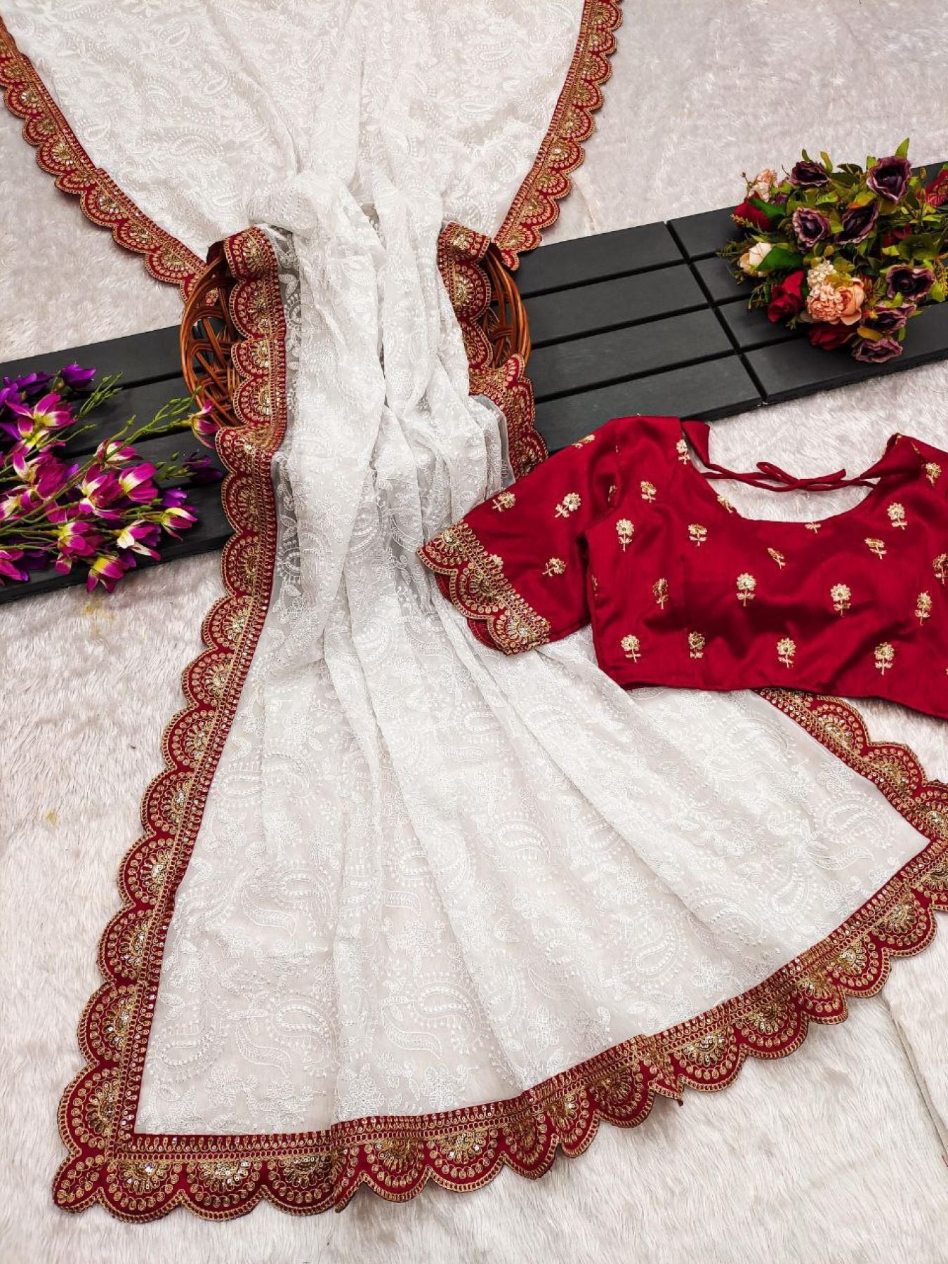 White Georgette Saree - blouse and border close-up
